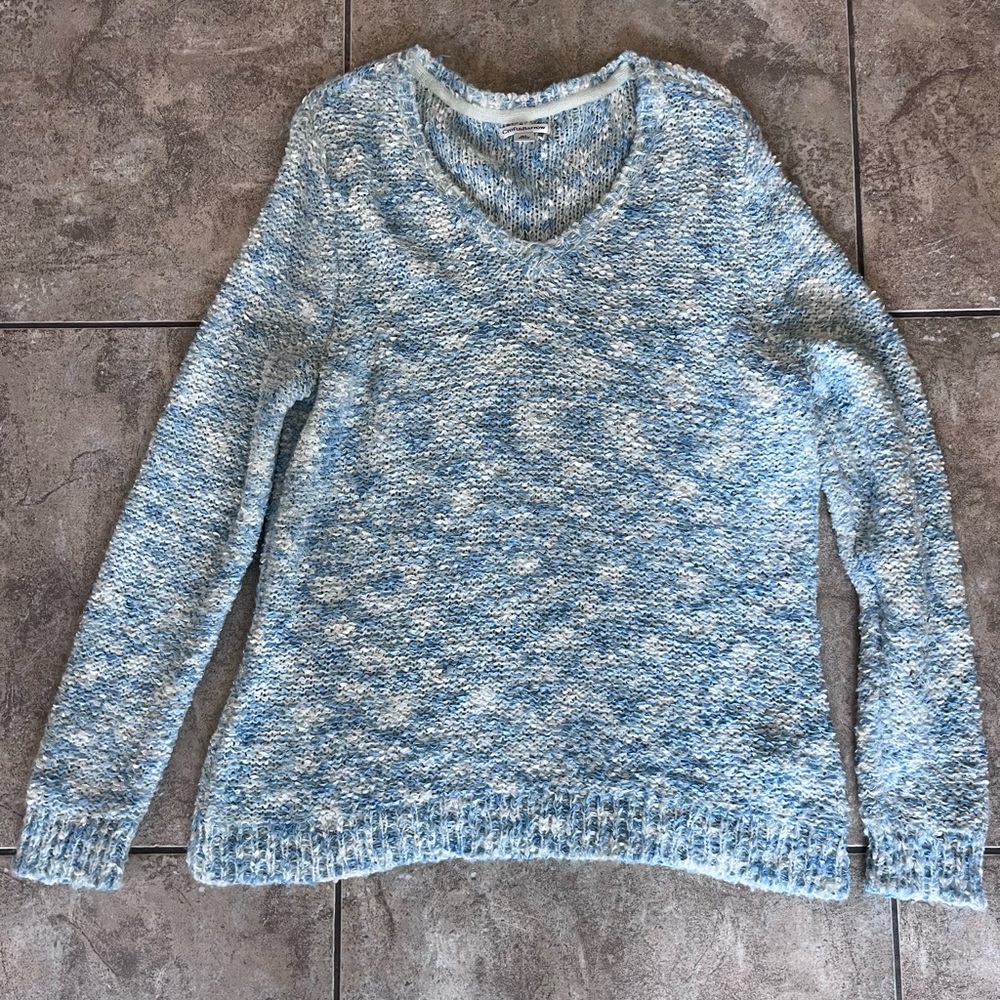 Blue and White Sweater - size XL - polyester & acrylic blend - great condition